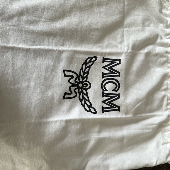 Authentic New MCM black/white paisley print medium pouch with strap & dust bag. - Picture 4 of 4